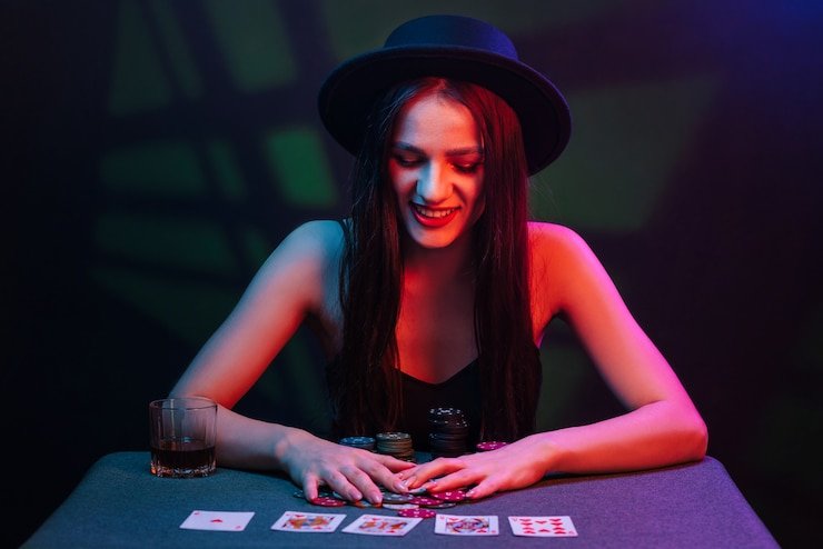 Live dealer announcing ball draws in km777 login Bingo studio